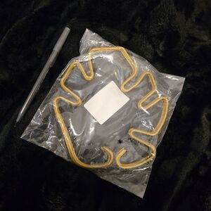 Gold Leaf Plant Stem Support